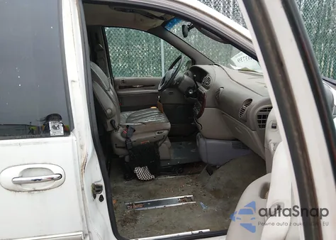 2000 Chrysler Town & Country Limited from USA, damaged, VIN 1C4GP64L7YB696423